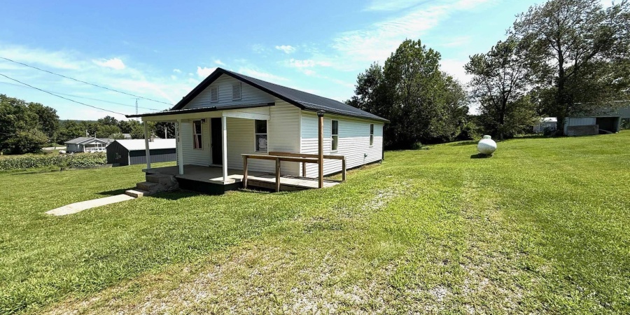 3640 Old Vincennes Road, Mitchell, Indiana 47446,MLS,202547573