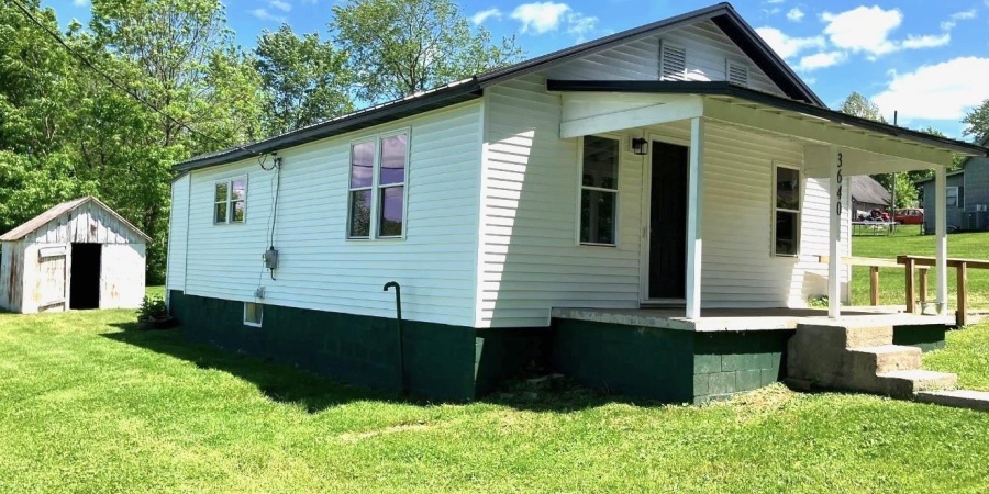 3640 Old Vincennes Road, Mitchell, Indiana 47446,MLS,202547573