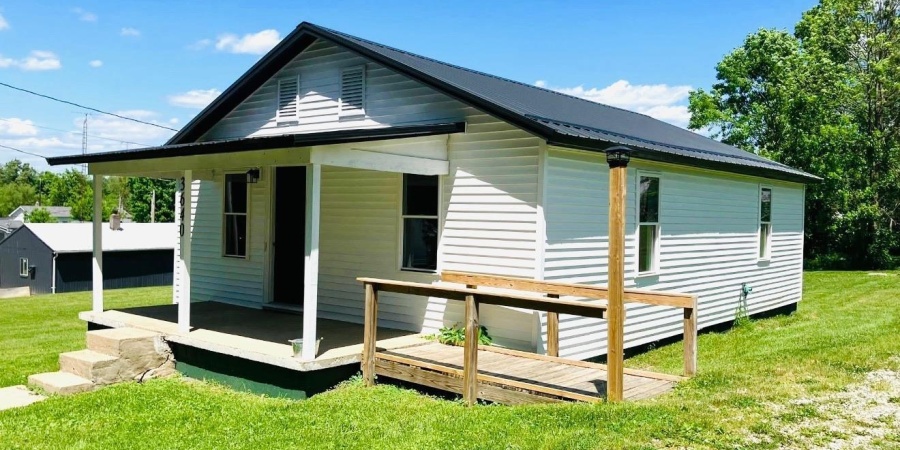 3640 Old Vincennes Road, Mitchell, Indiana 47446,MLS,202547573