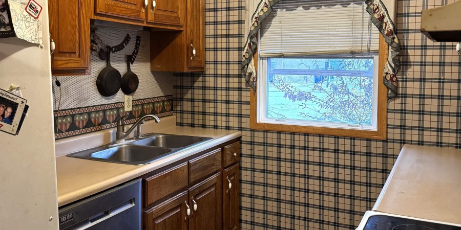 405 Dean Street, Mitchell, Indiana 47446,MLS,202547805