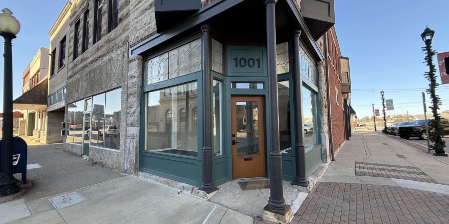 1001 15th Street, Bedford, Indiana 47421,MLS,202547867