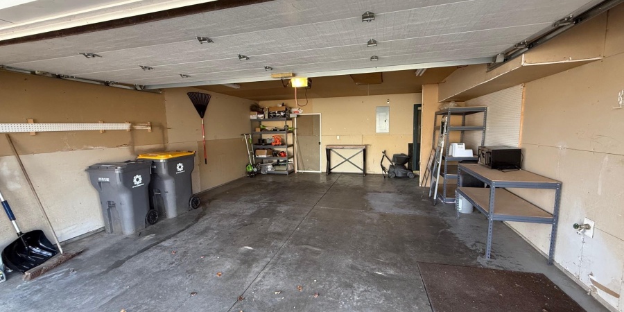 420 E Laurelwood Court, Bloomington, Indiana 47401-4597,MLS,202547899