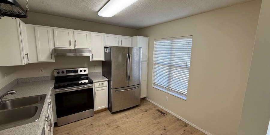 420 E Laurelwood Court, Bloomington, Indiana 47401-4597,MLS,202547899