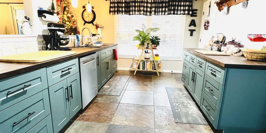 306 shandell Drive, Bedford, Indiana 47421,MLS,202547970