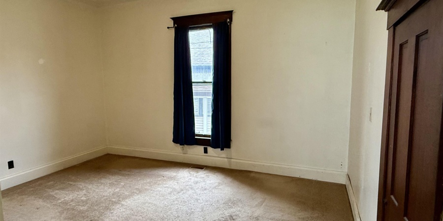 921 Lincoln Avenue, Bedford, Indiana 47421,MLS,202520903