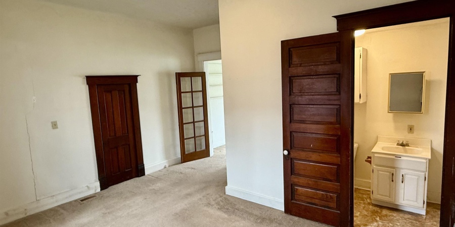 921 Lincoln Avenue, Bedford, Indiana 47421,MLS,202520903