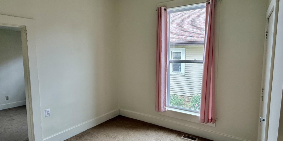 921 Lincoln Avenue, Bedford, Indiana 47421,MLS,202520903