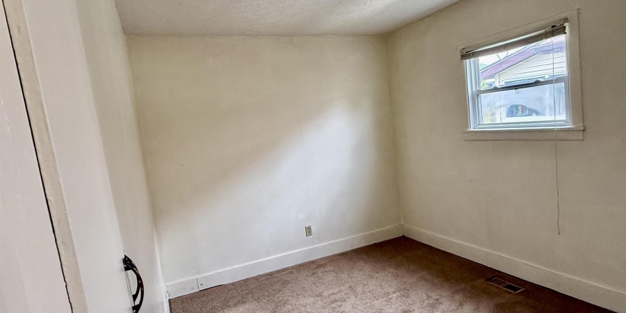 921 Lincoln Avenue, Bedford, Indiana 47421,MLS,202520903