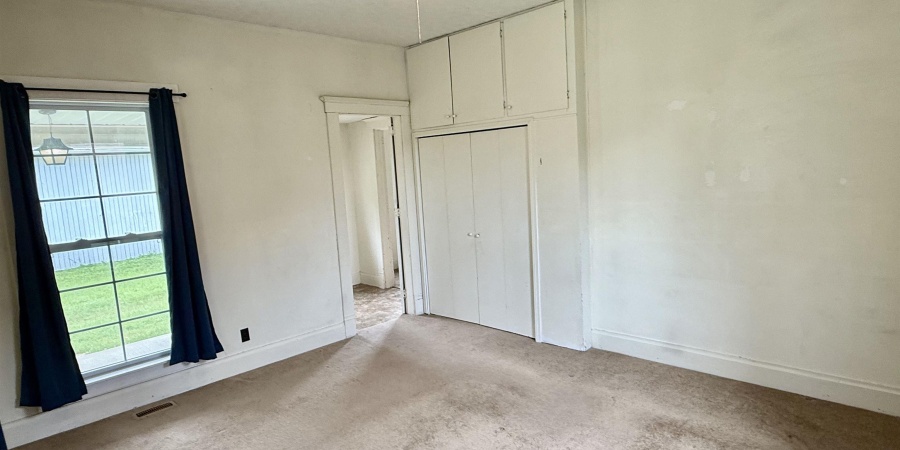 921 Lincoln Avenue, Bedford, Indiana 47421,MLS,202520903