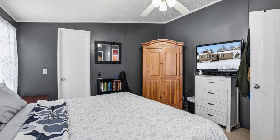 9205 S Harrodsburg Road, Bloomington, Indiana 47403-8818,MLS,202548098