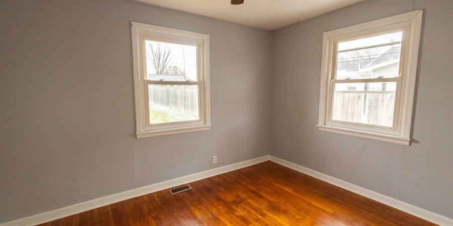 844 W Frank Street, Mitchell, Indiana 47446,MLS,202548101