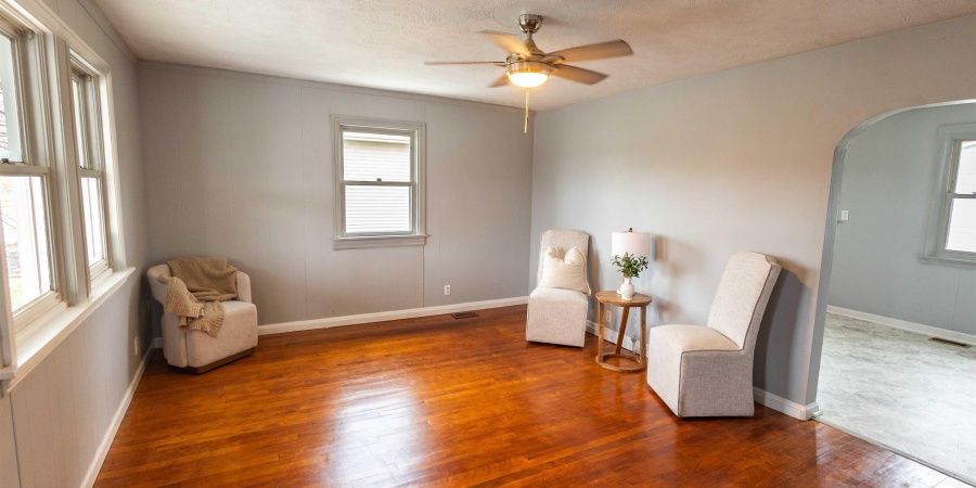 844 W Frank Street, Mitchell, Indiana 47446,MLS,202548101