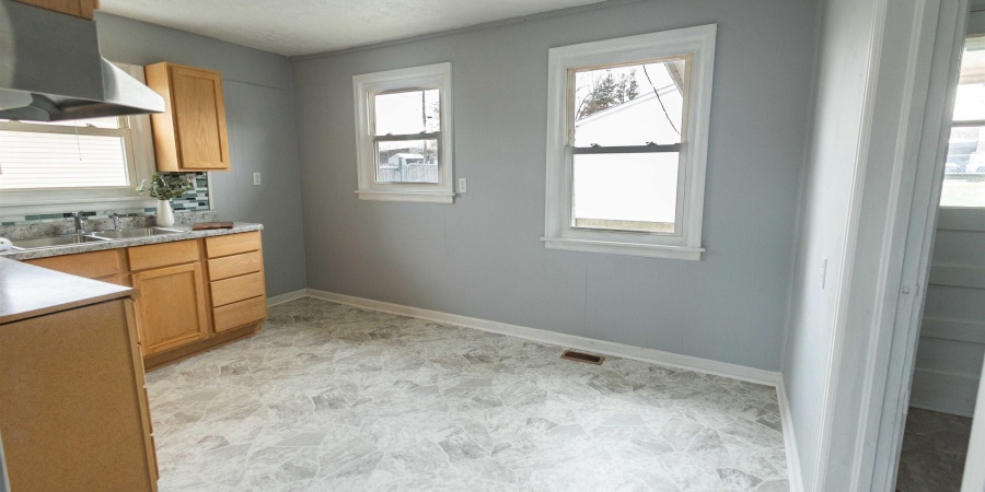 844 W Frank Street, Mitchell, Indiana 47446,MLS,202548101