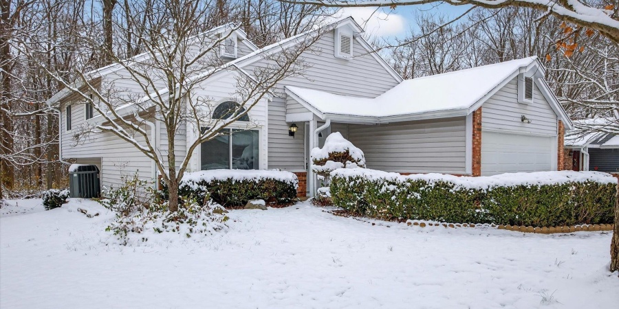 3830 W Woodmere Way, Bloomington, Indiana 47403,MLS,202548179