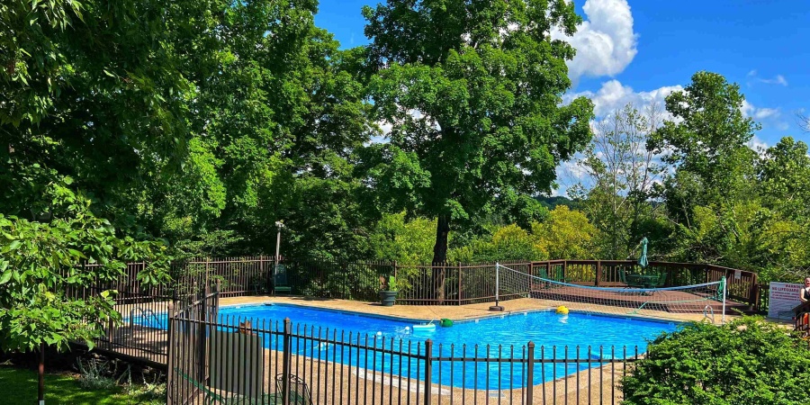 1982 S Bay Pointe Drive, Bloomington, Indiana 47401,MLS,202548224