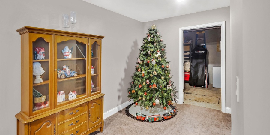 3910 Washington Avenue, Bedford, Indiana 47421,MLS,202548253