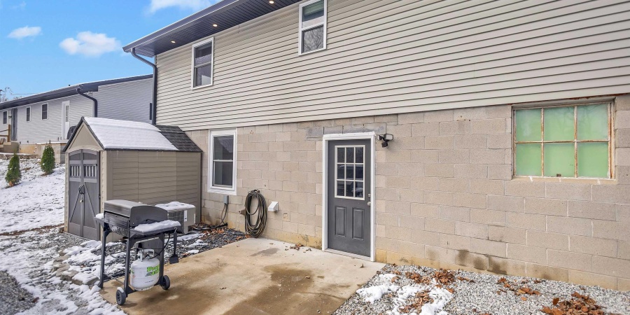 3910 Washington Avenue, Bedford, Indiana 47421,MLS,202548253