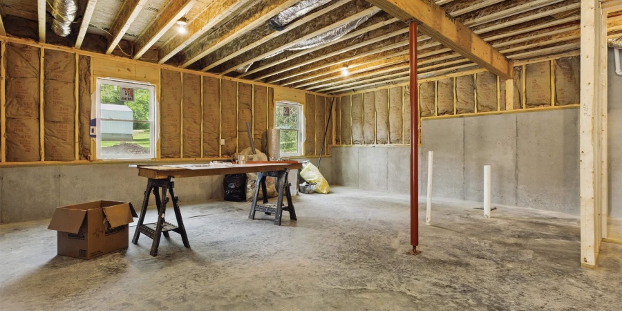 1724 28th Street, Bedford, Indiana 47421,MLS,202548341