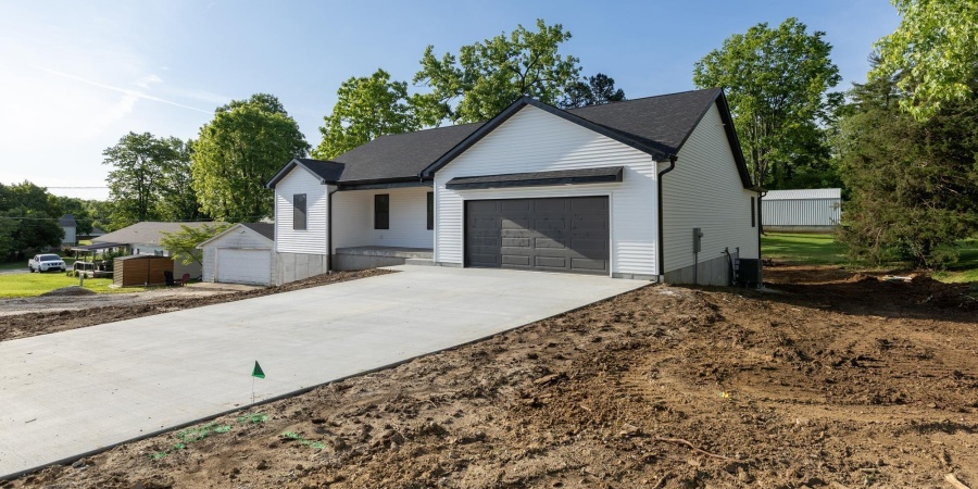 1724 28th Street, Bedford, Indiana 47421,MLS,202548341