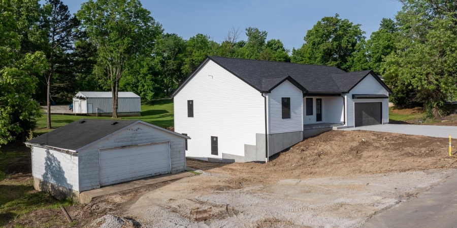 1724 28th Street, Bedford, Indiana 47421,MLS,202548341