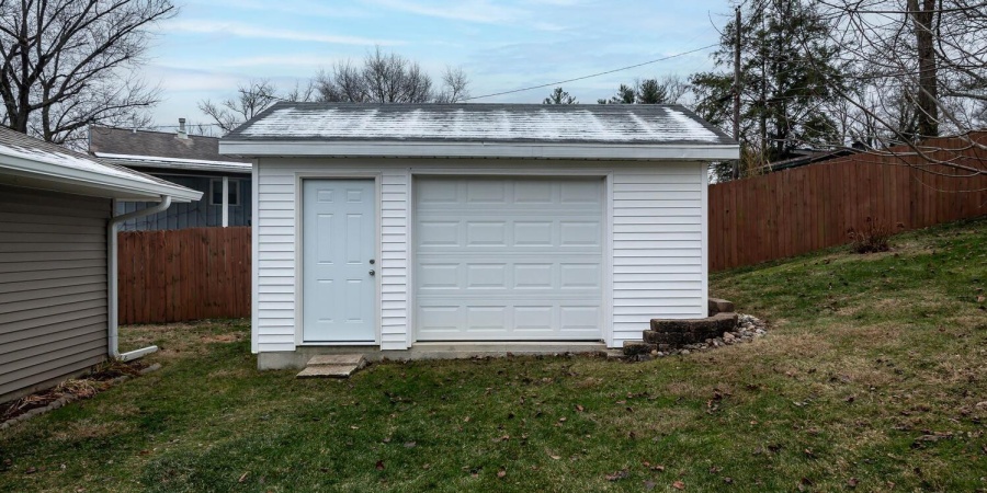 3211 N Stoneycrest Road, Bloomington, Indiana 47404,MLS,202548351