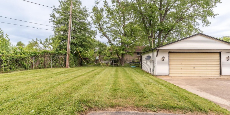 3212 S Fairington Drive, Bloomington, Indiana 47403,MLS,202548352