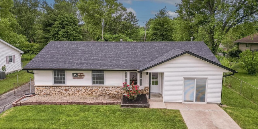 3212 S Fairington Drive, Bloomington, Indiana 47403,MLS,202548352