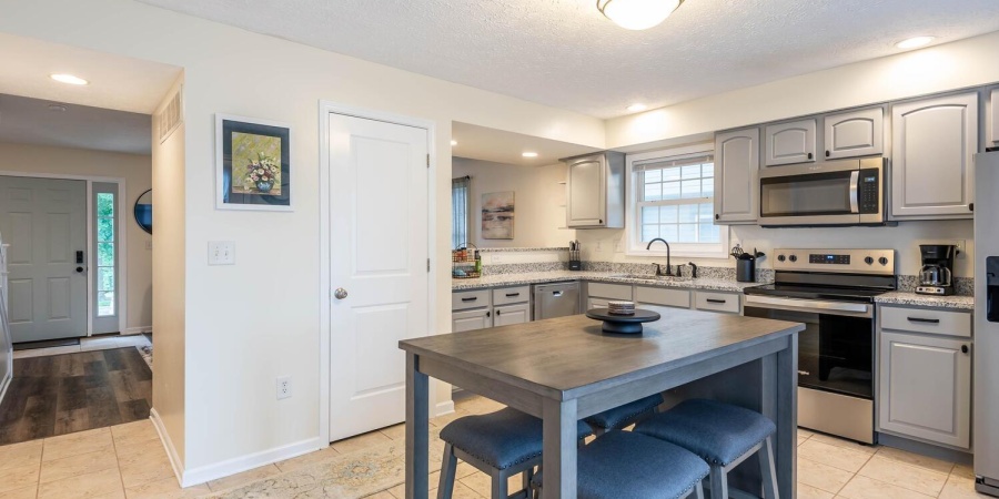 2555 S Addisyn Lane, Bloomington, Indiana 47403-3269,MLS,202548435