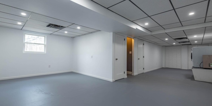 635 N Robin Drive, Ellettsville, Indiana 47429-1636,MLS,202548606