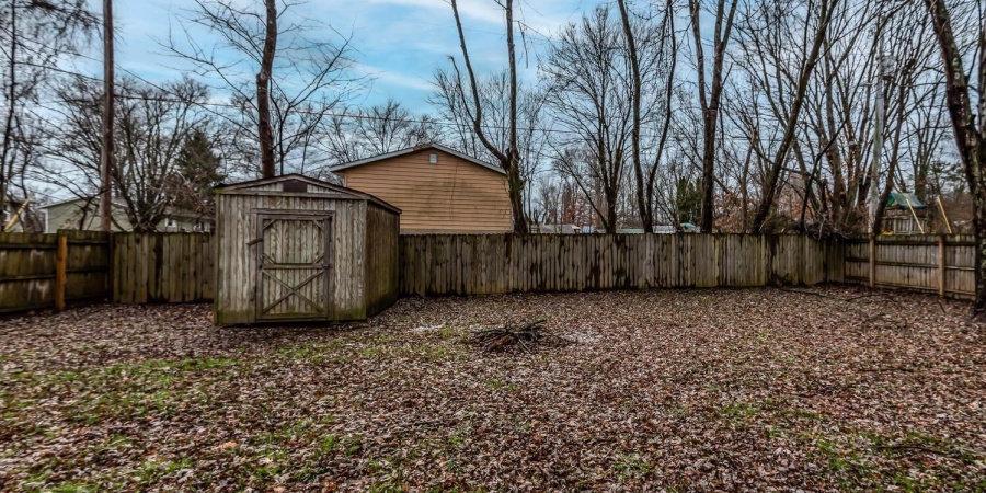 635 N Robin Drive, Ellettsville, Indiana 47429-1636,MLS,202548606