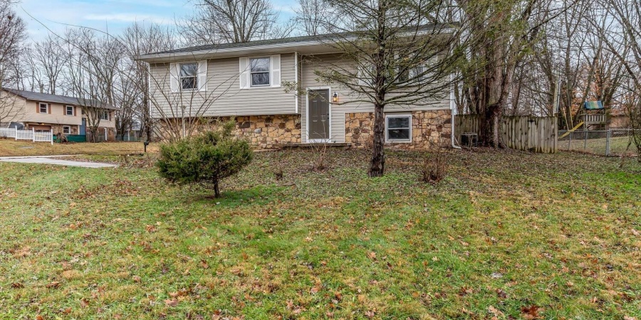 635 N Robin Drive, Ellettsville, Indiana 47429-1636,MLS,202548606