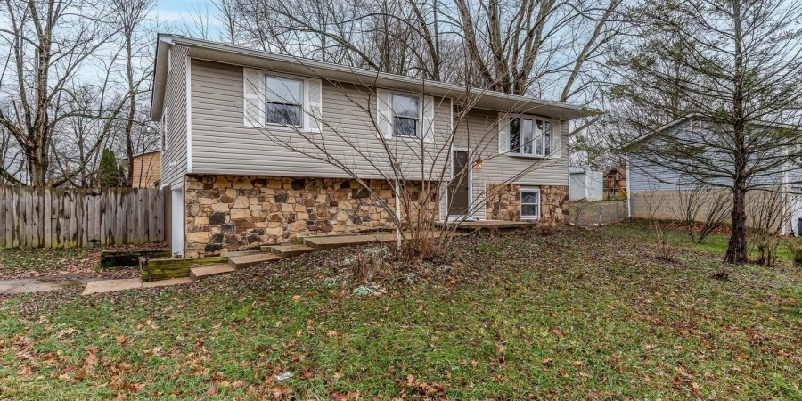 635 N Robin Drive, Ellettsville, Indiana 47429-1636,MLS,202548606