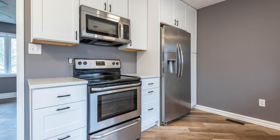 635 N Robin Drive, Ellettsville, Indiana 47429-1636,MLS,202548606