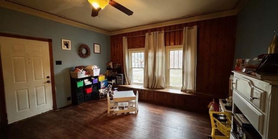 21 S Main Street, Rosedale, Indiana 47874,MLS,202548622