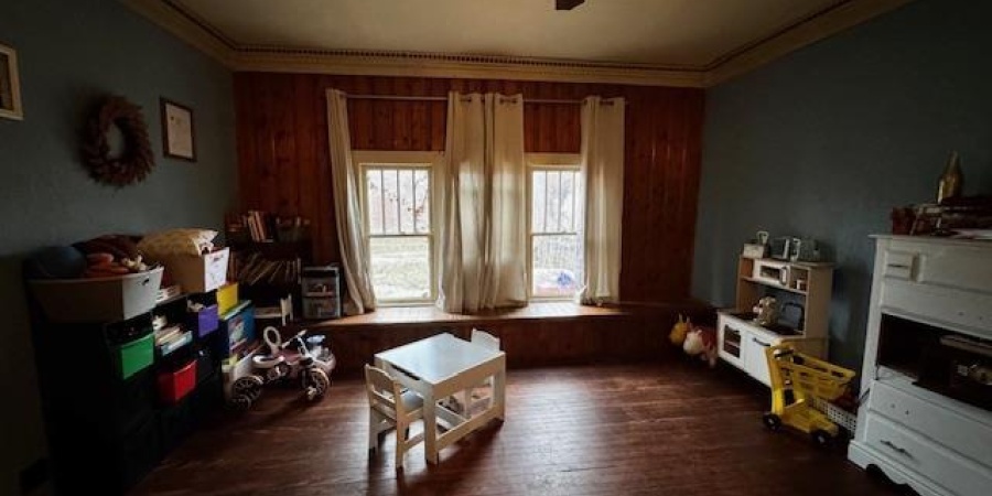 21 S Main Street, Rosedale, Indiana 47874,MLS,202548622