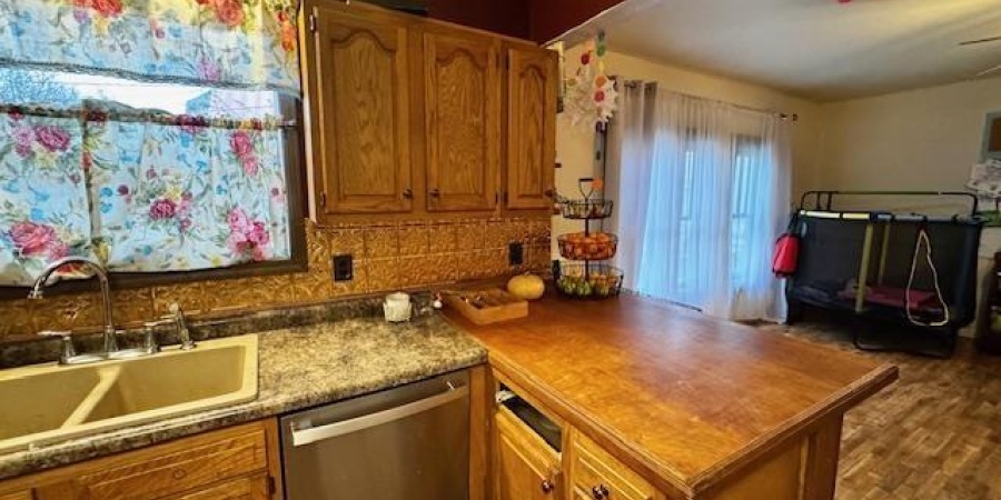 21 S Main Street, Rosedale, Indiana 47874,MLS,202548622