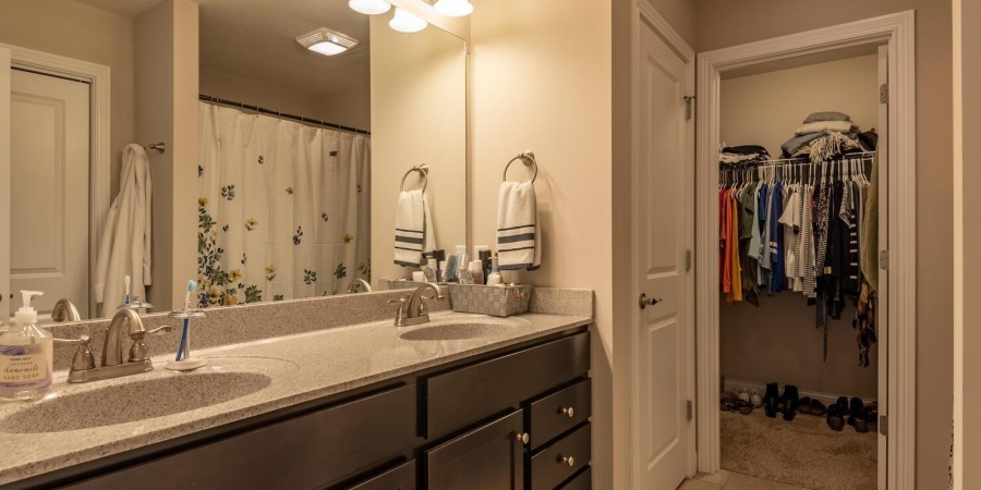 2870 E Creeks Edge Drive, Bloomington, Indiana 47401-8381,MLS,202548638