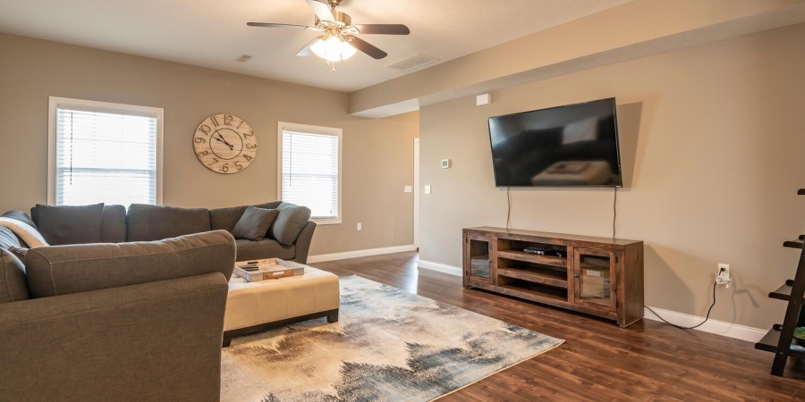 2870 E Creeks Edge Drive, Bloomington, Indiana 47401-8381,MLS,202548638