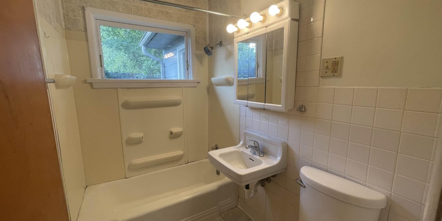 1906 E Maxwell Lane, Bloomington, Indiana 47401,MLS,202548678