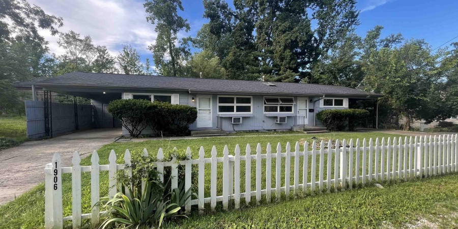 1906 E Maxwell Lane, Bloomington, Indiana 47401,MLS,202548678