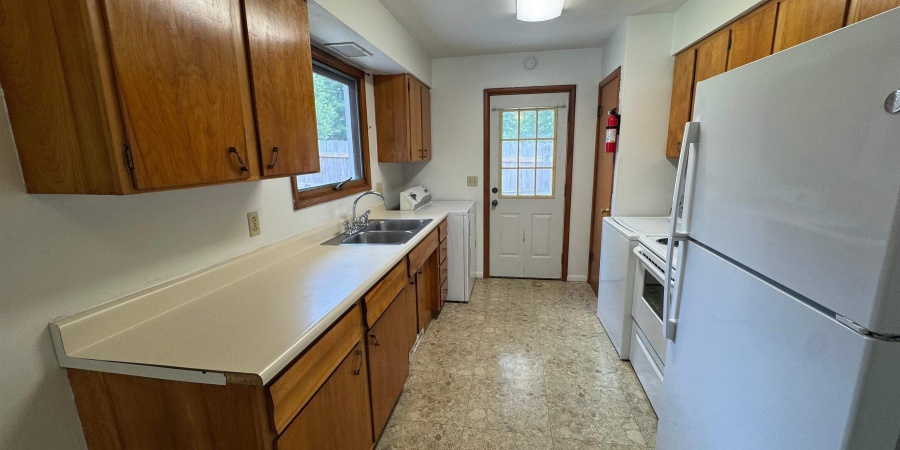 1906 E Maxwell Lane, Bloomington, Indiana 47401,MLS,202548678