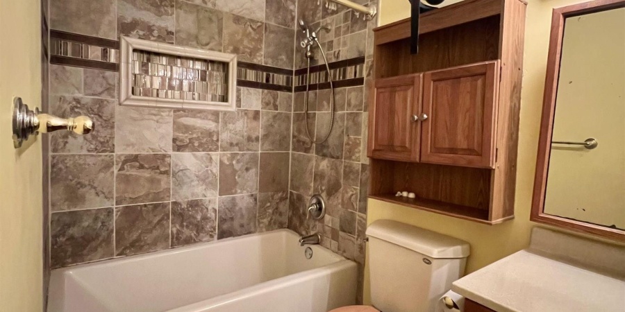 9531 S Harbour Pointe Drive, Bloomington, Indiana 47401,MLS,202548696