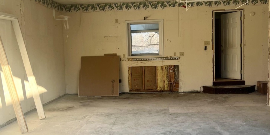 9531 S Harbour Pointe Drive, Bloomington, Indiana 47401,MLS,202548696