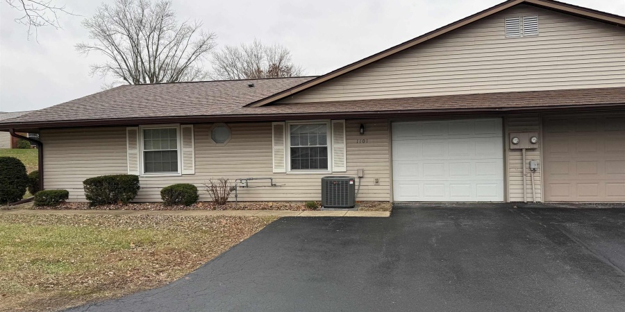 1101 E Carnaby Street, Bloomington, Indiana 47401,MLS,202548724