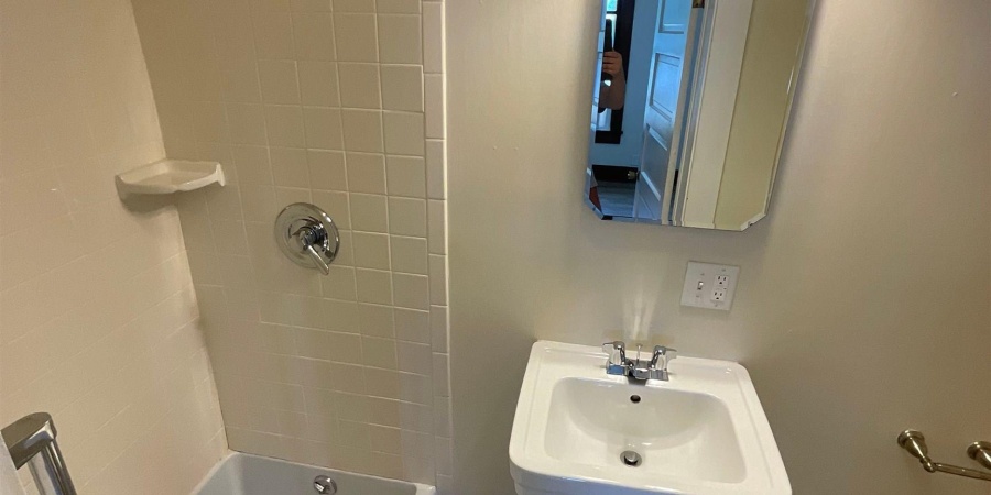 223 E 8Th Street, Bloomington, Indiana 47408-3525,MLS,202548807