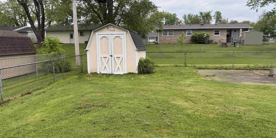 2823 Hillside Dr, Bedford, Indiana 47421,MLS,202516772