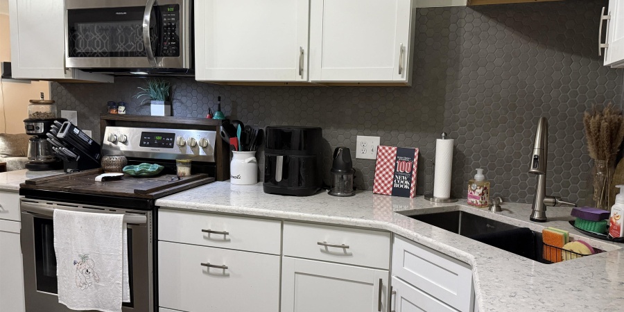 2823 Hillside Dr, Bedford, Indiana 47421,MLS,202516772