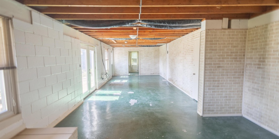 1744 Parkview Drive, Bedford, Indiana 47421,MLS,202548794