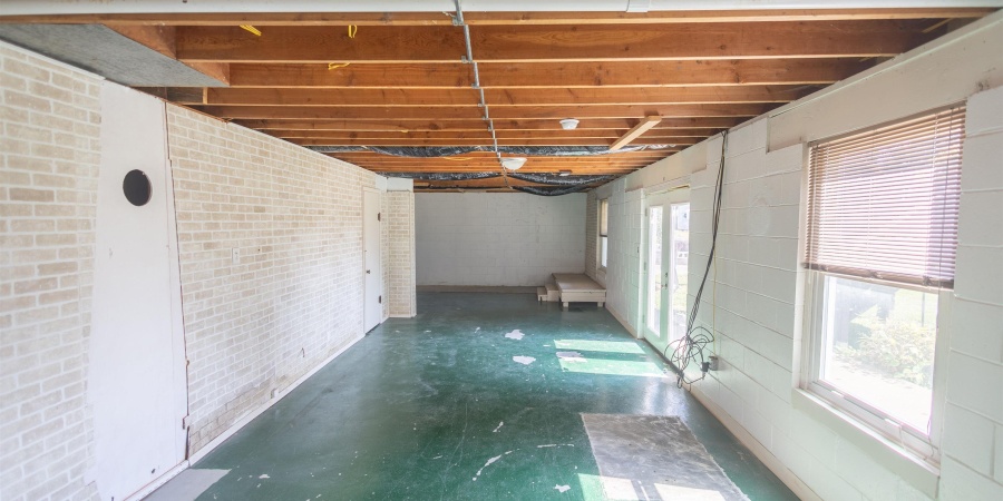 1744 Parkview Drive, Bedford, Indiana 47421,MLS,202548794