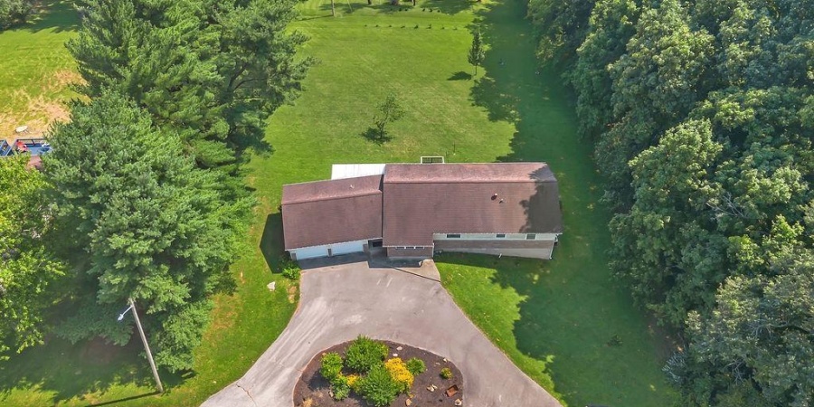 1744 Parkview Drive, Bedford, Indiana 47421,MLS,202548794